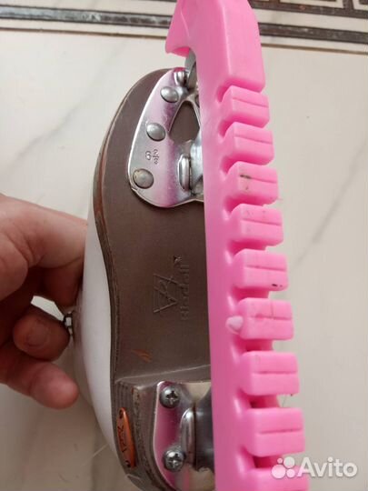 Продам коньки профессиональные фигурное катание