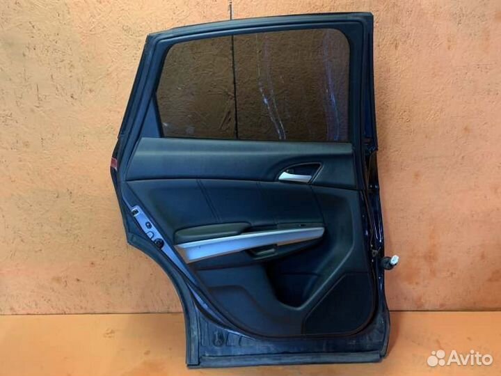 Дверь боковая задняя левая Honda Crosstour 3.5