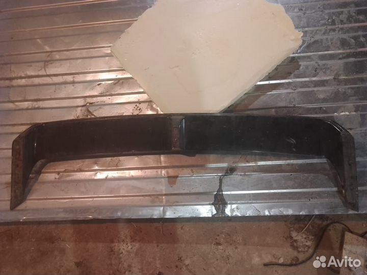 Спойлер на багажник