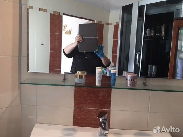 Зеркало с полочкой размер1мх75в отличном состоянии