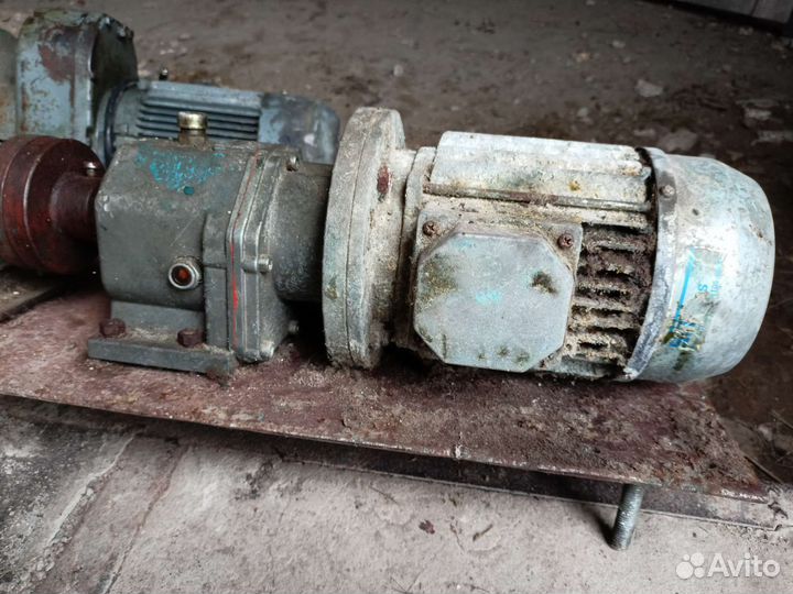 Мотор редуктор