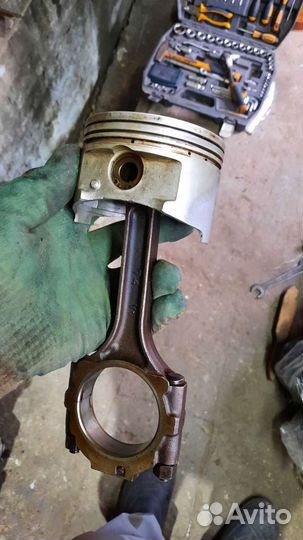 Мотор 6g74 разобран