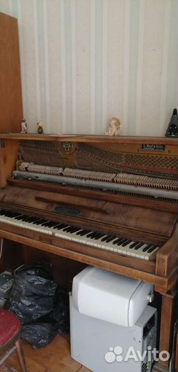 Раритетное фортепиано, крышка в наличии