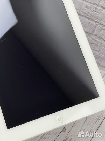 Хороший iPad 3 64 Gb White + cellular