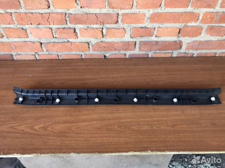 Накладка задней панели Toyota RAV 4(30)