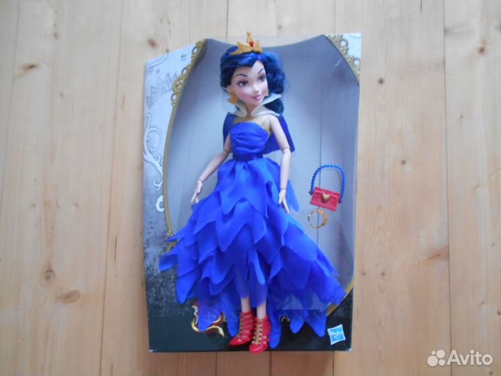 Disney Descendants Кукла Коронации Эви шарнирная
