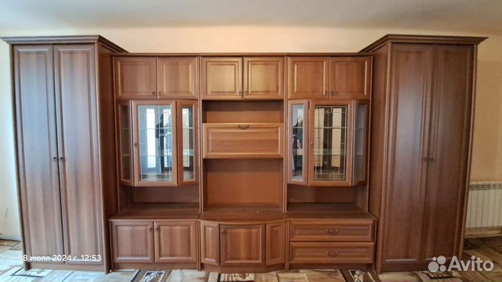 Стенка в гостиную бу