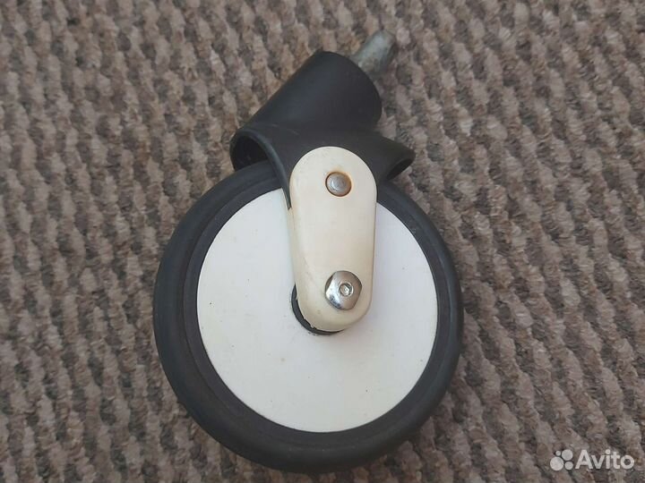 Колесо переднее yoya plus