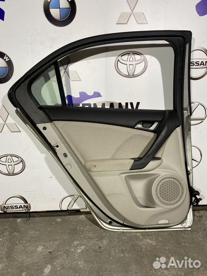 Задняя левая дверь Honda Accord 8