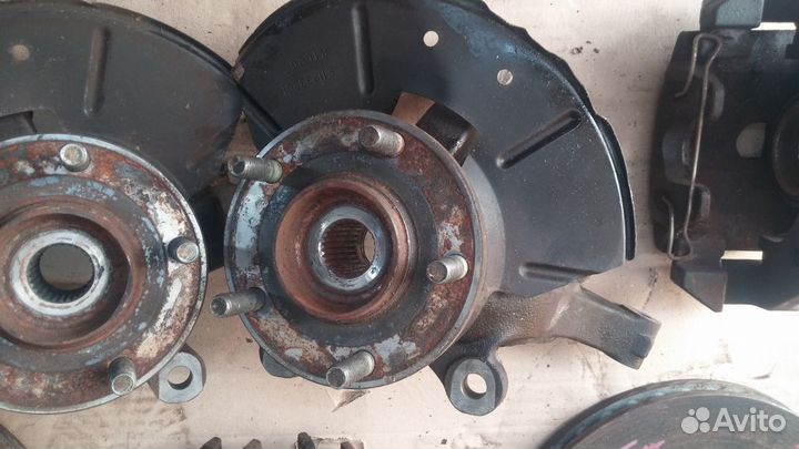 Ford Escape тайванец 2008 поворотный кулак правый