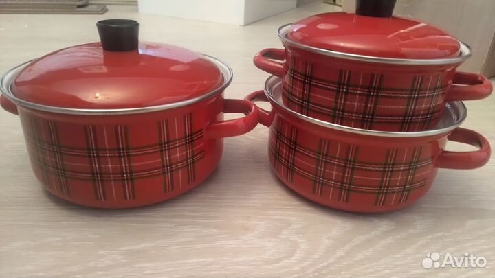 Набор эмалированных кастрюль СССР новый