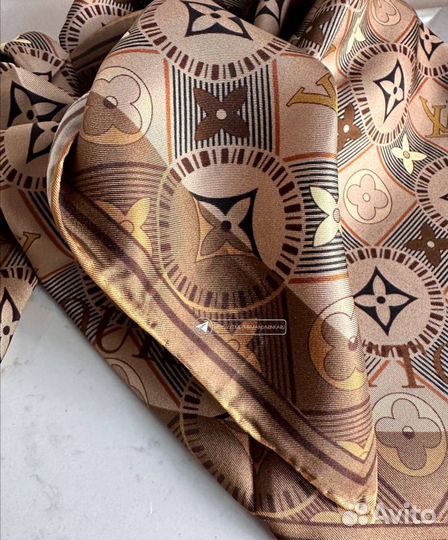 Палантин шелковый платок Louis Vuitton