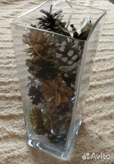 Новогоднее украшение ваза