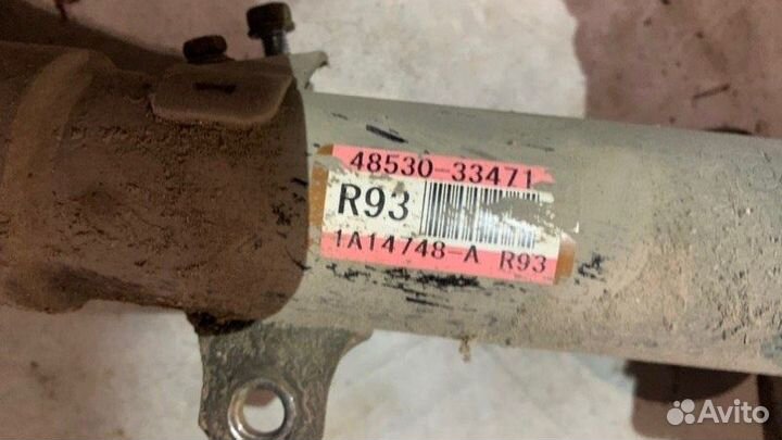 Амортизатор задний правый Toyota Camry V55 2.5 2AR