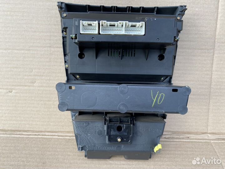 Блок управления климатом Toyota Corolla 120