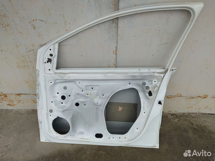 Дверь передняя правая на volkswagen polo седан