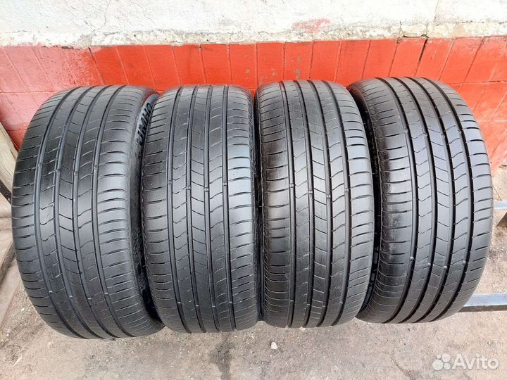 Kumho Ecsta HS51 235/45 R18 94W