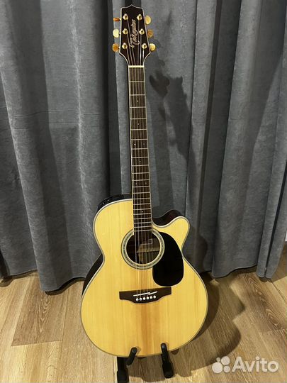 Электроакустическая гитара takamine