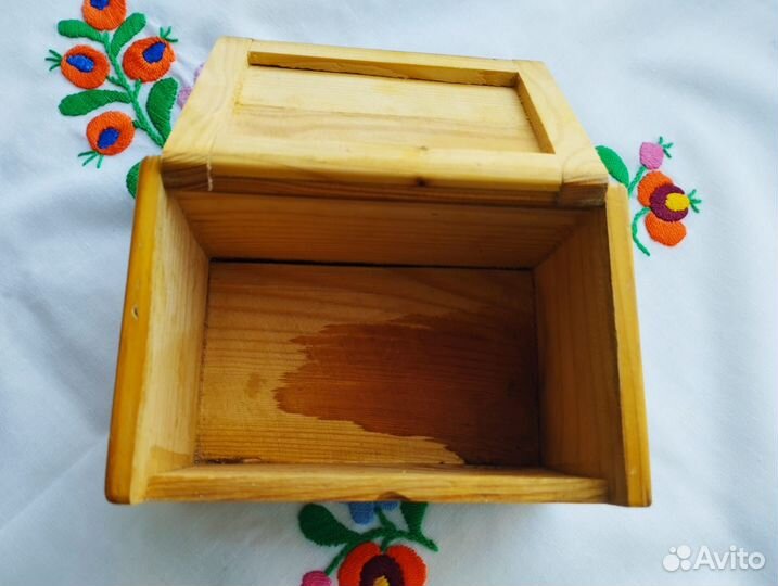 Деревянная емкость из-под чая