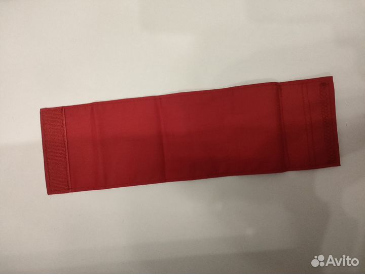 Повязка красная на руку