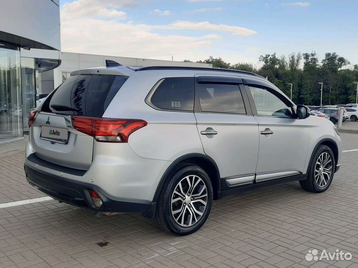 Mitsubishi Outlander 3.0 AT, 2018, 208 000 км