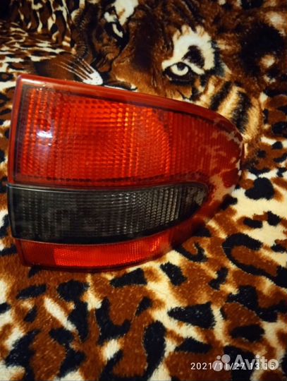 Задний правый фонарь волга