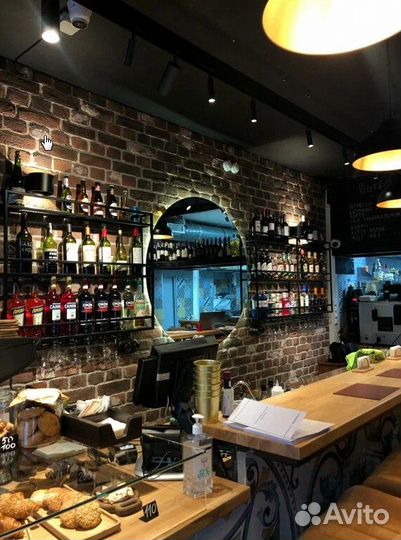 Бар рядом с метро