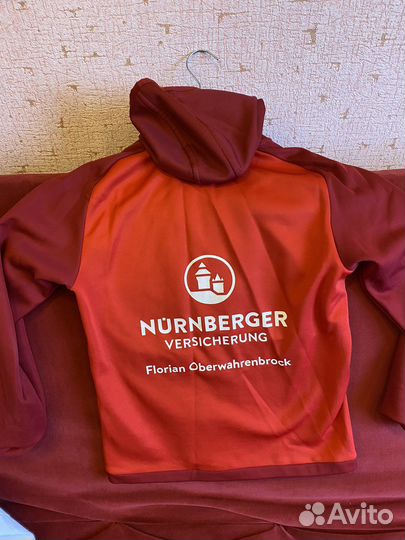 Спортивная кофта