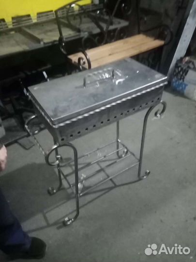 Мангал с крышкой