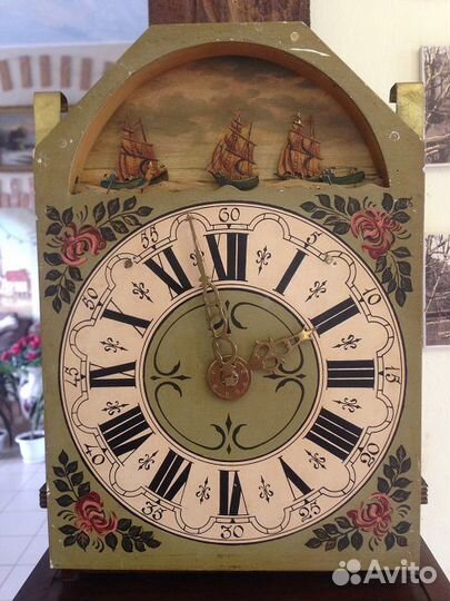 Часы с движущимися фигурками Wuba Голландия