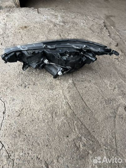 Продам фару б/у