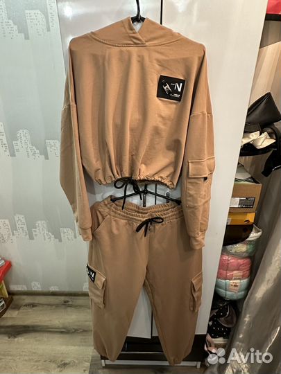 Спортивный костюм женский