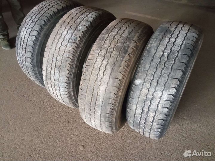 Bridgestone Dueler H/T 265/70 R16