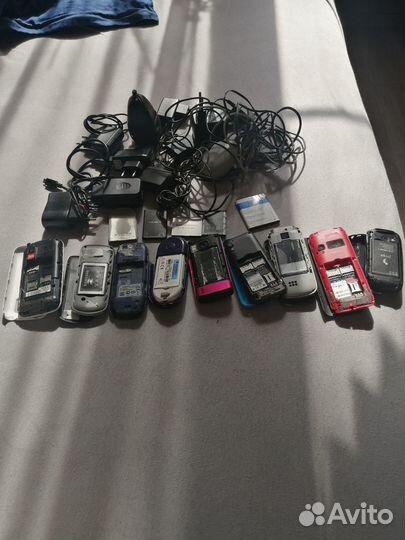 Старые кнопочные телефоны