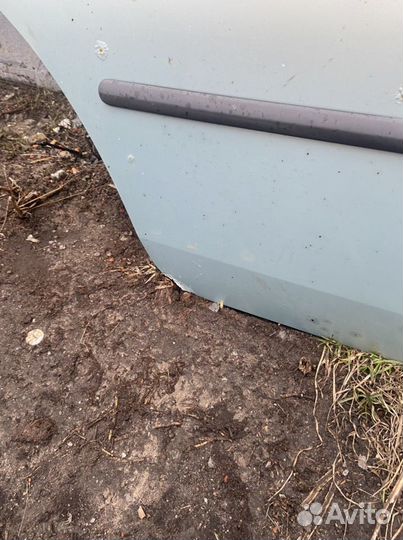 Дверь задняя правая Renault Logan