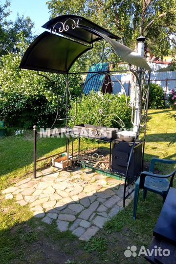 Мангал с крышей