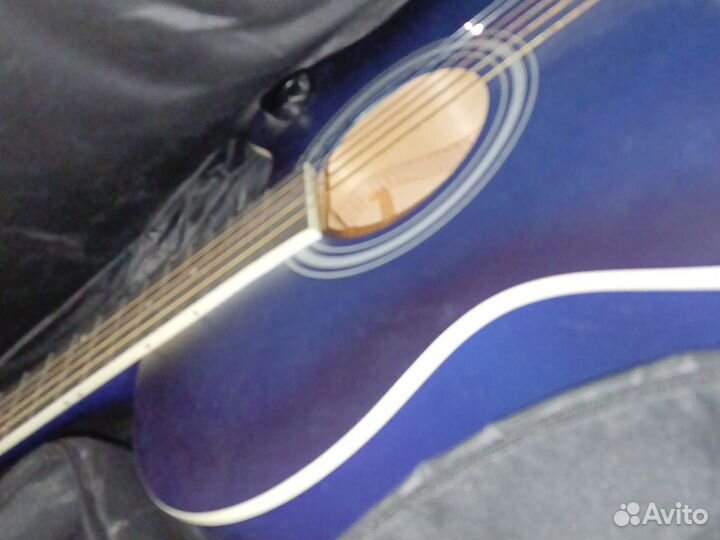 Акустическая гитара