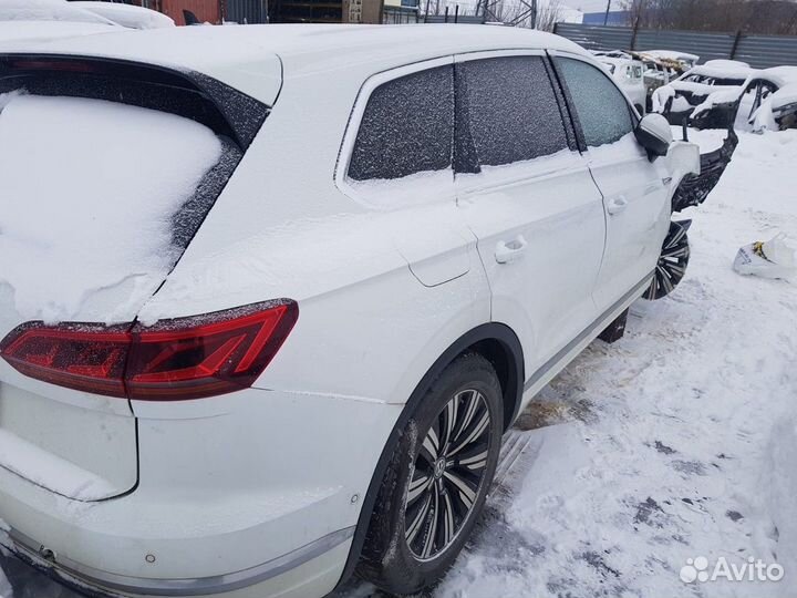 Volkswagen Touareg III 2018г (дизель) по запчастям