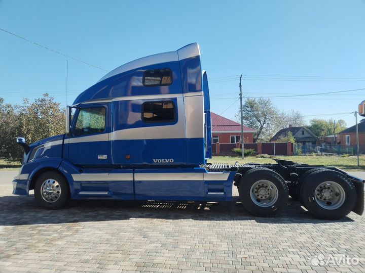 Volvo VNL 780, 2003