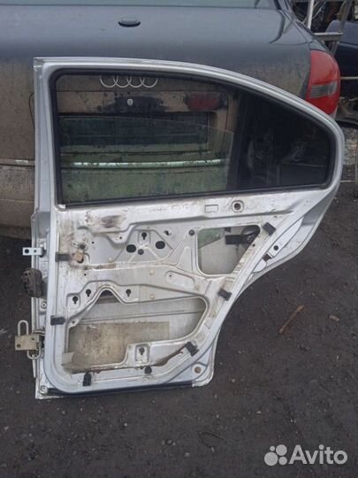 Дверь боковая задняя правая Skoda Octavia