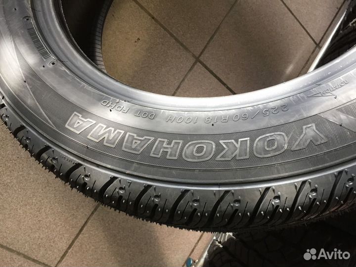 Yokohama Parada Spec-X PA02 225/60 R18 100H