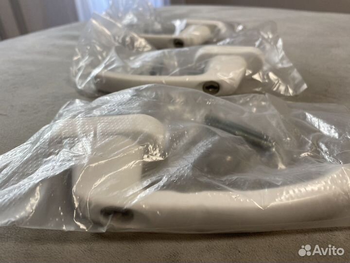 Ручки оконные с детским замком