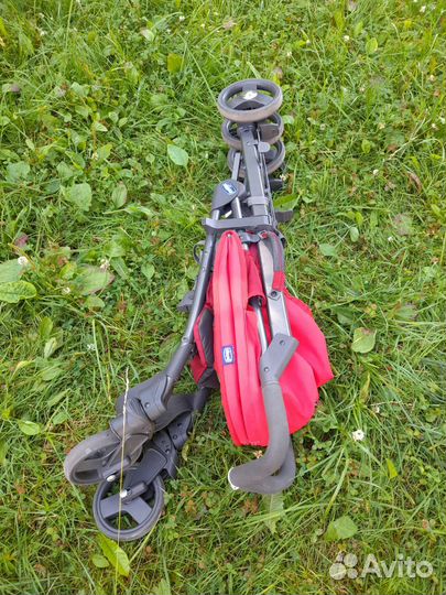 Детская прогулочная легкая коляска Chicco