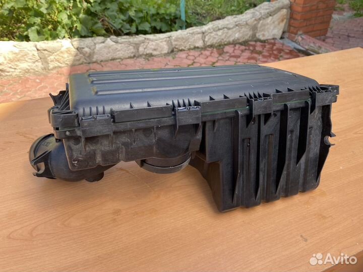 Корпус для воздушного фильтра на Volkswagen Jetta