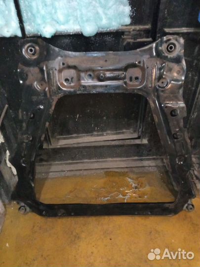 Подрамник nissan X trail t31