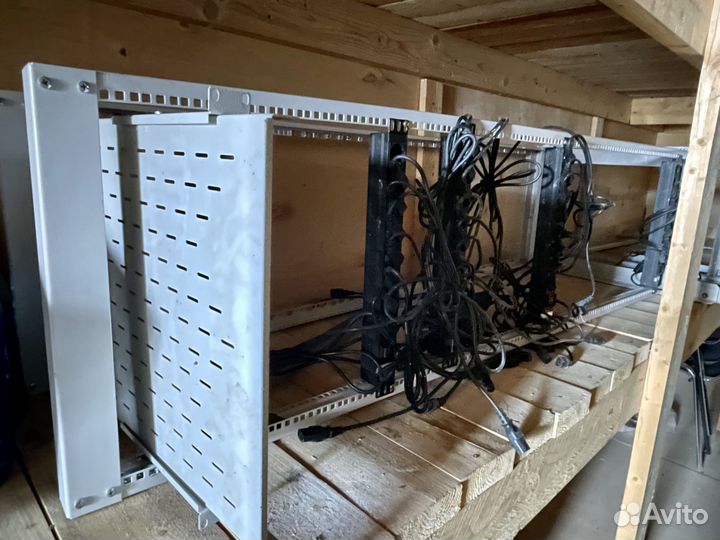 Б/у серверные стойки Zpas