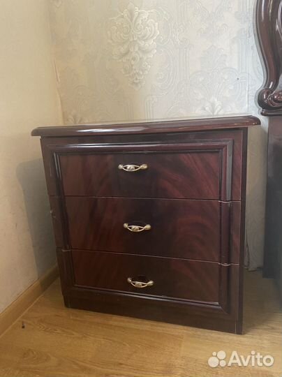 Спальный гарнитур