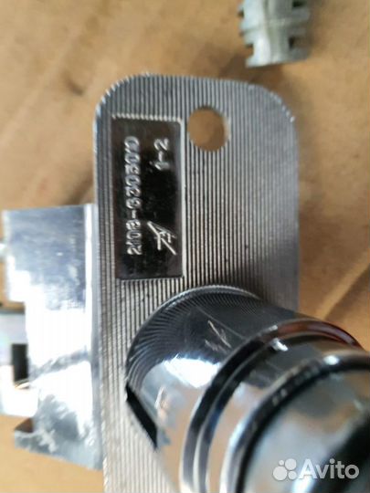 Личинки замков Ваз