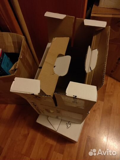 Коробки -контейнеры с ручками для переезда