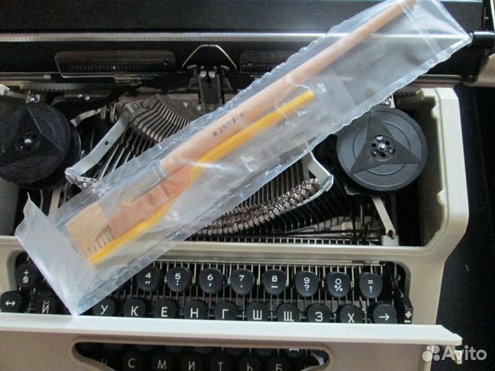 Машинка пишущая портативная механическая 